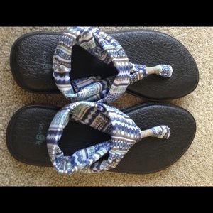 Sanuk cloth Sandals